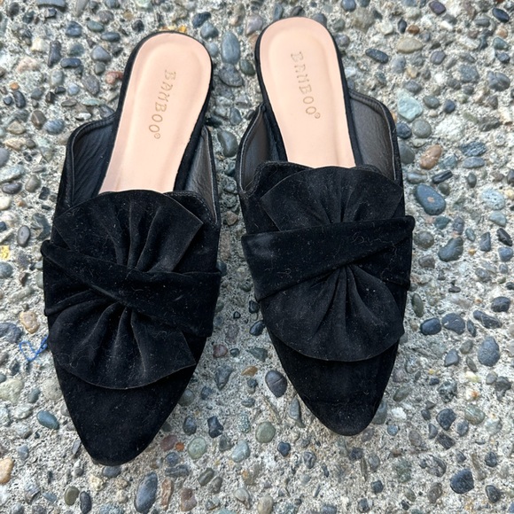 Bamboo black velvet flats, size 7 - Picture 2 of 4